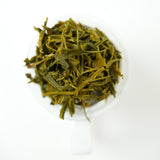 "First picked before Mingqian, as fresh as first dew" | 2025 Mingqian Maojian | Hand-roasted, with a sweet bean aroma | Certified organic high mountain tea | Limited to 200 cans